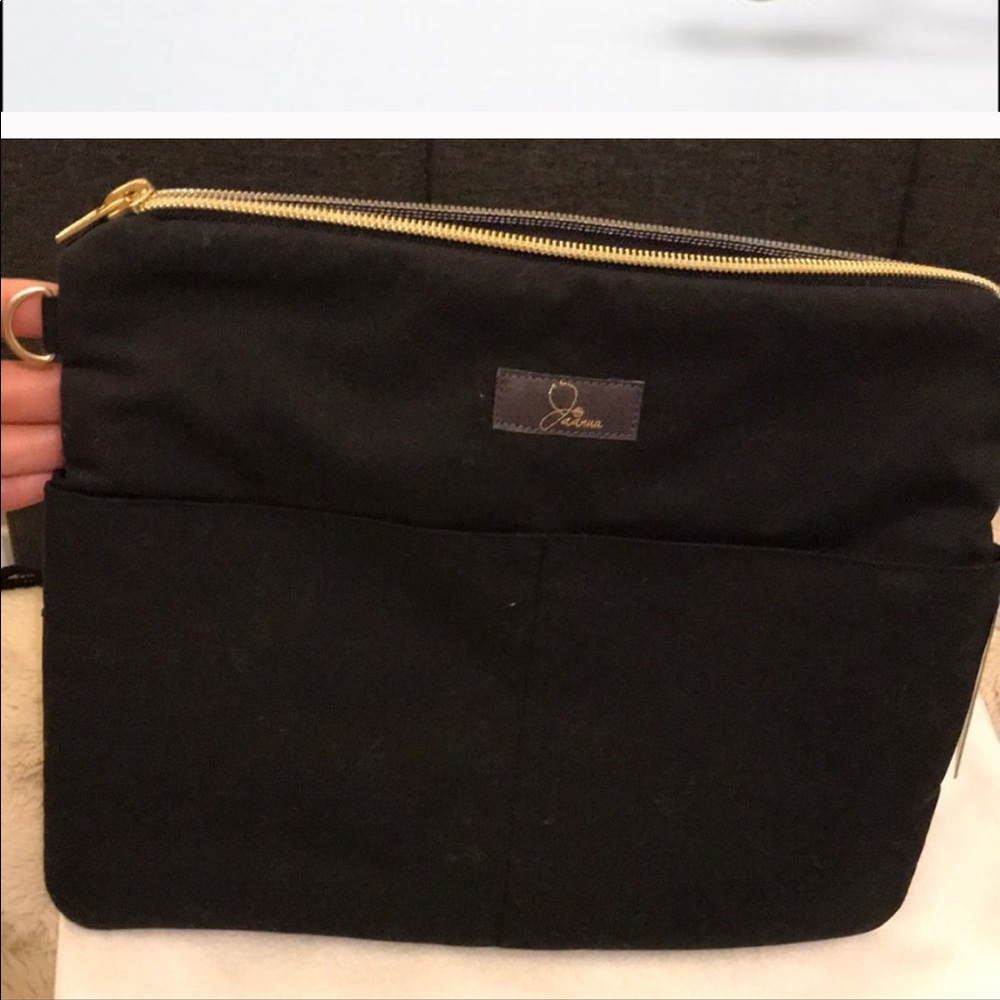 Jaanuu medical purse